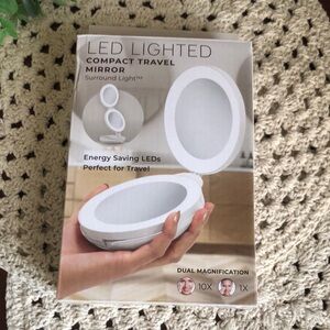 LED Lighted Compact Travel Mirror